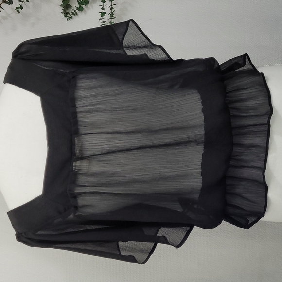 Mudd short sleeve semi sheer flower blouse - Picture 2 of 7